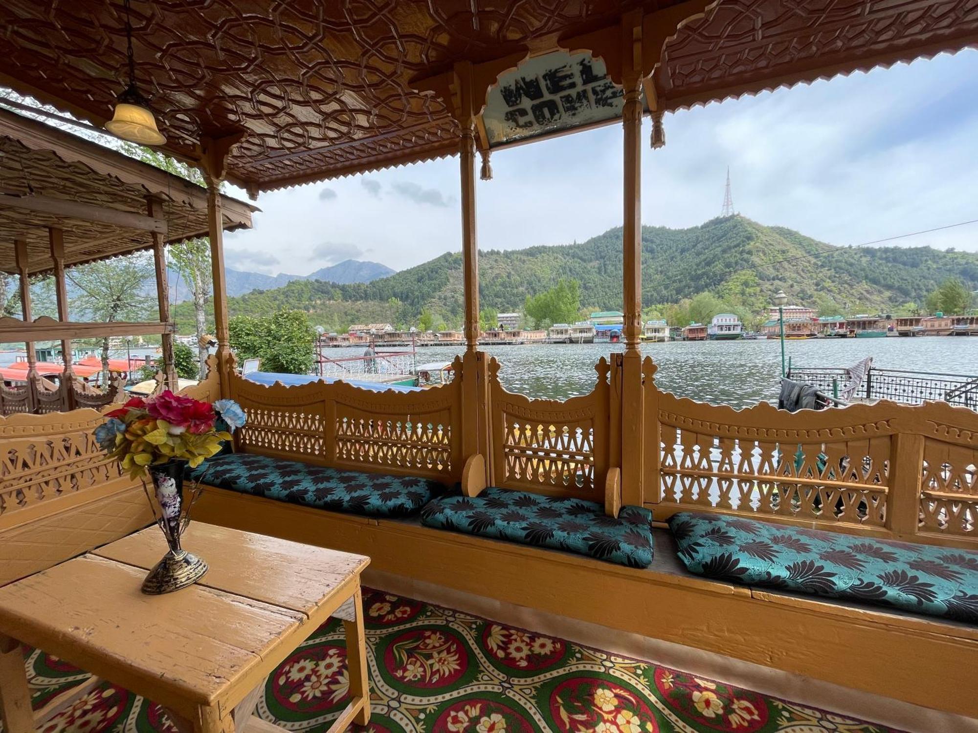 New Sea Palace Houseboats Srīnagar Kültér fotó