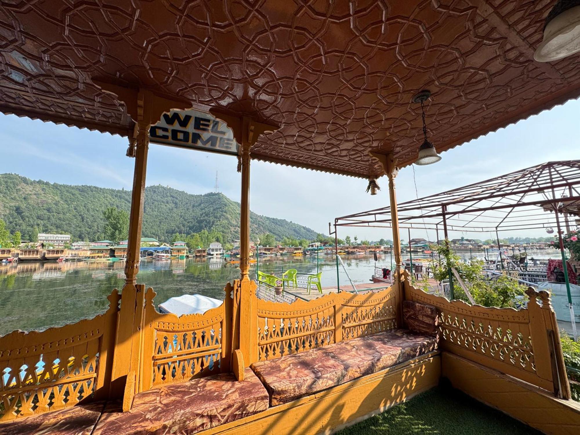 New Sea Palace Houseboats Srīnagar Kültér fotó