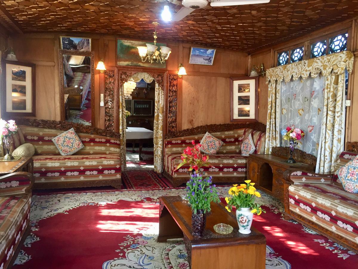 New Sea Palace Houseboats Srīnagar Kültér fotó